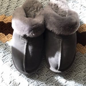 Bearpaw slippers